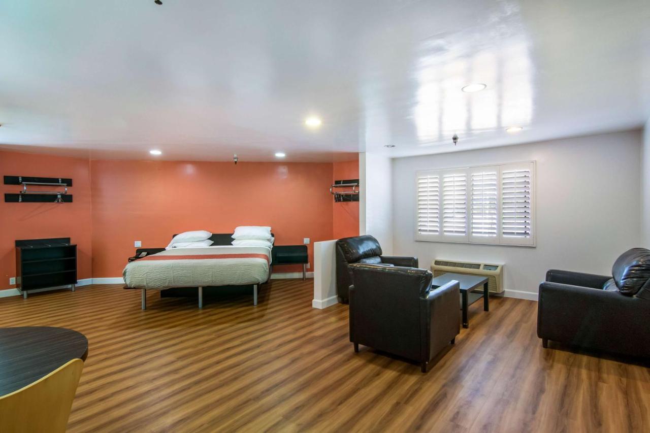 Motel 6 Monterey Park Exterior photo