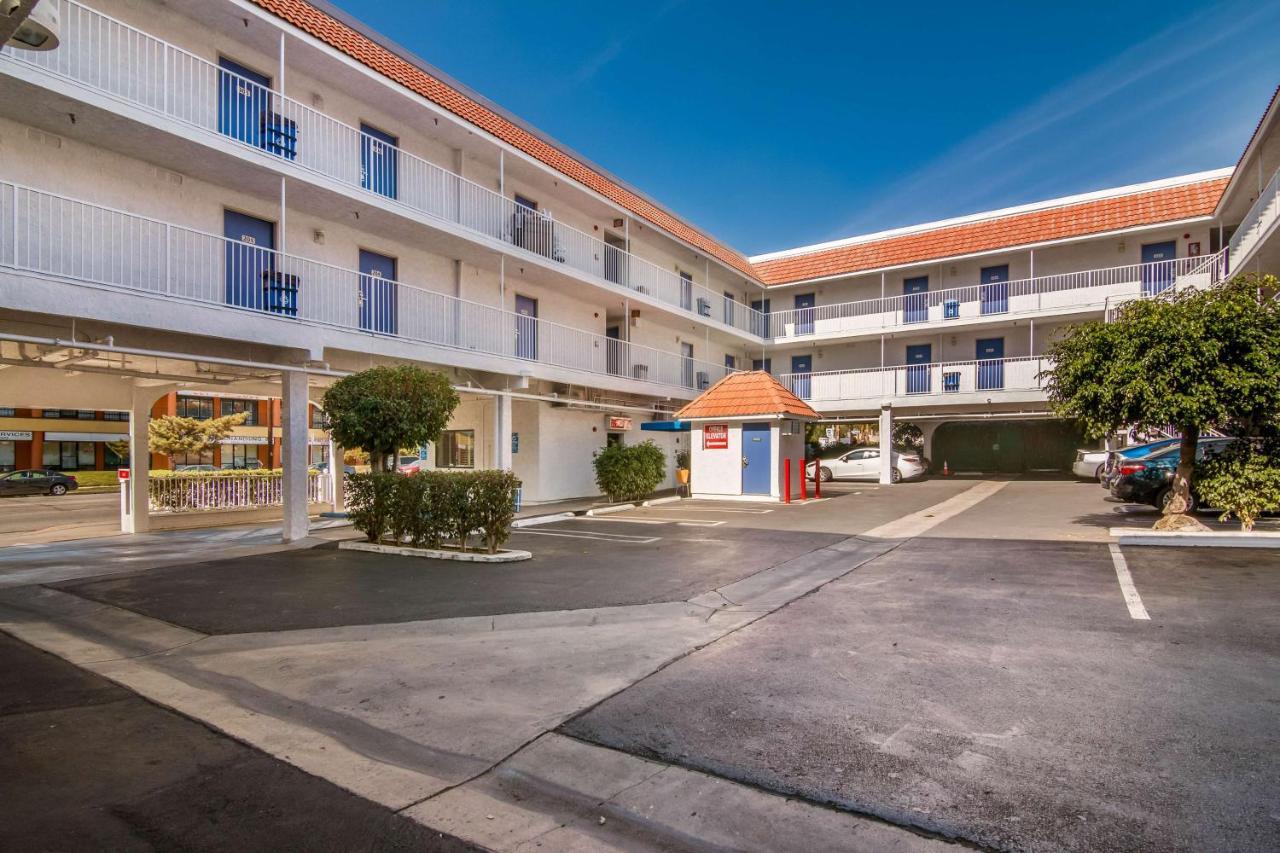 Motel 6 Monterey Park Exterior photo